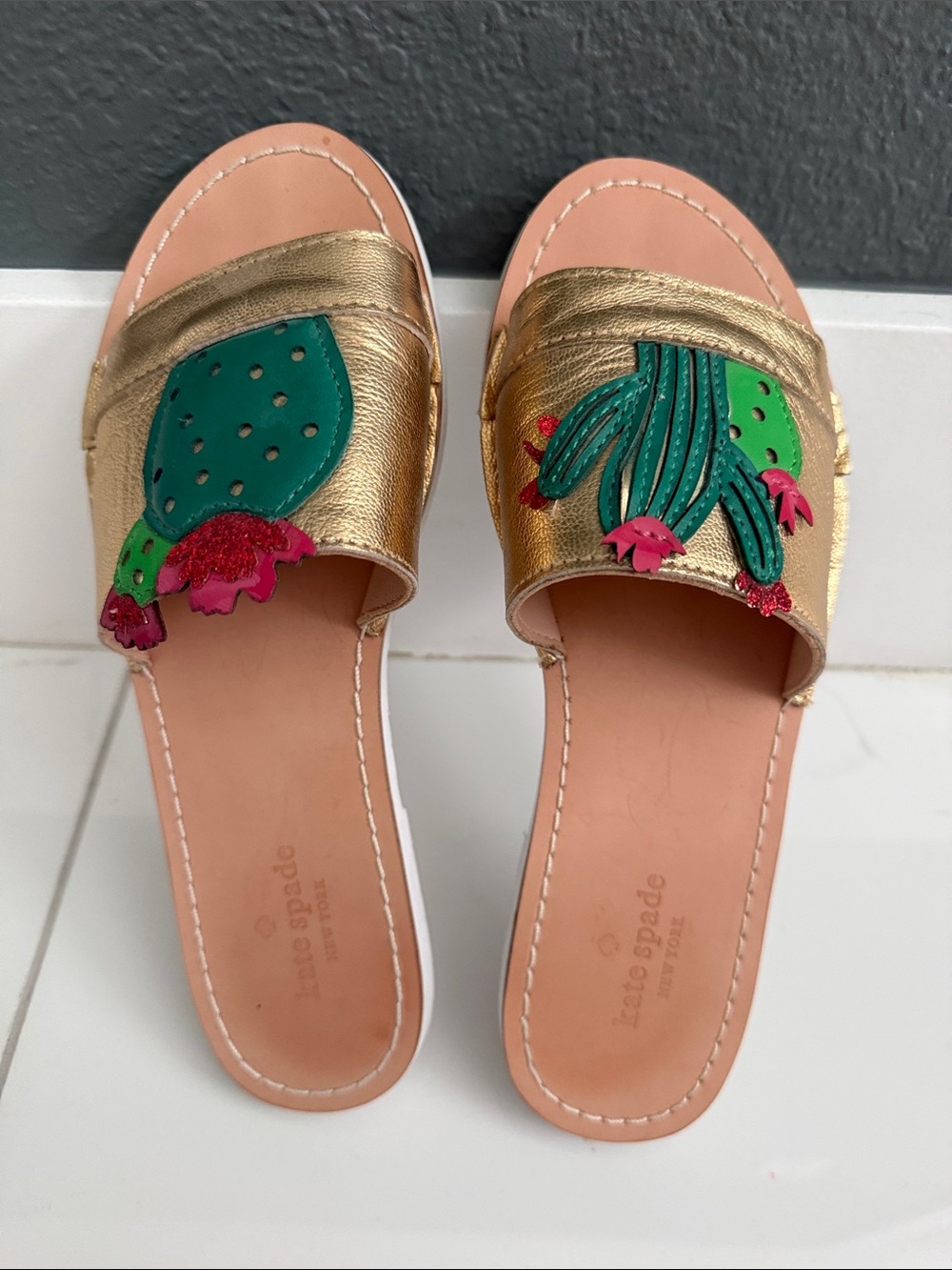 kate spade Gold Slide Mules with Green & Pink Cactus Appliqués Size 6 1/2 - Picture 3 of 3